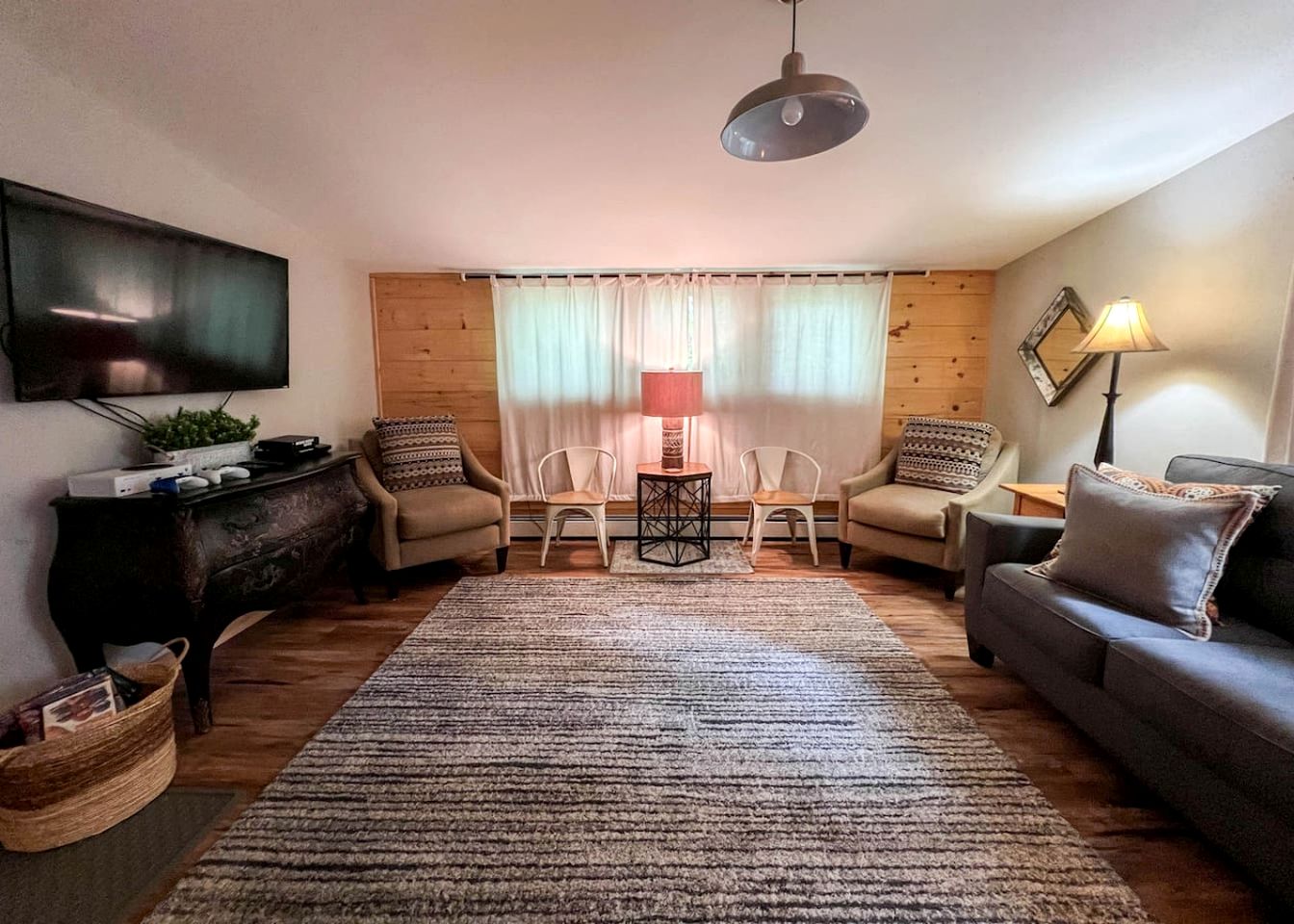 Wonderful Cabin with Splendid Living Areas in New Hampshire