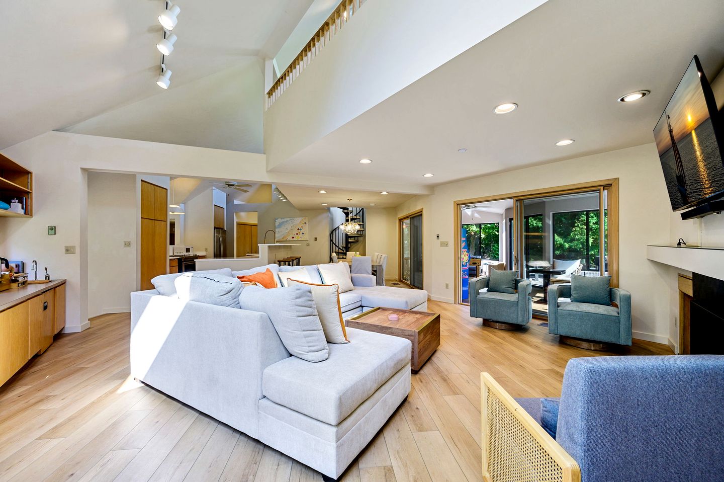 Wonderful Coast Cottage Beautifully Design in Wisconsin