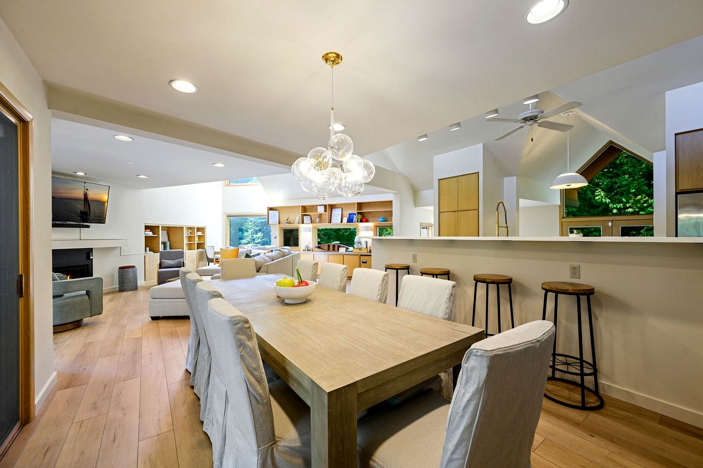 Wonderful Coast Cottage Beautifully Design in Wisconsin