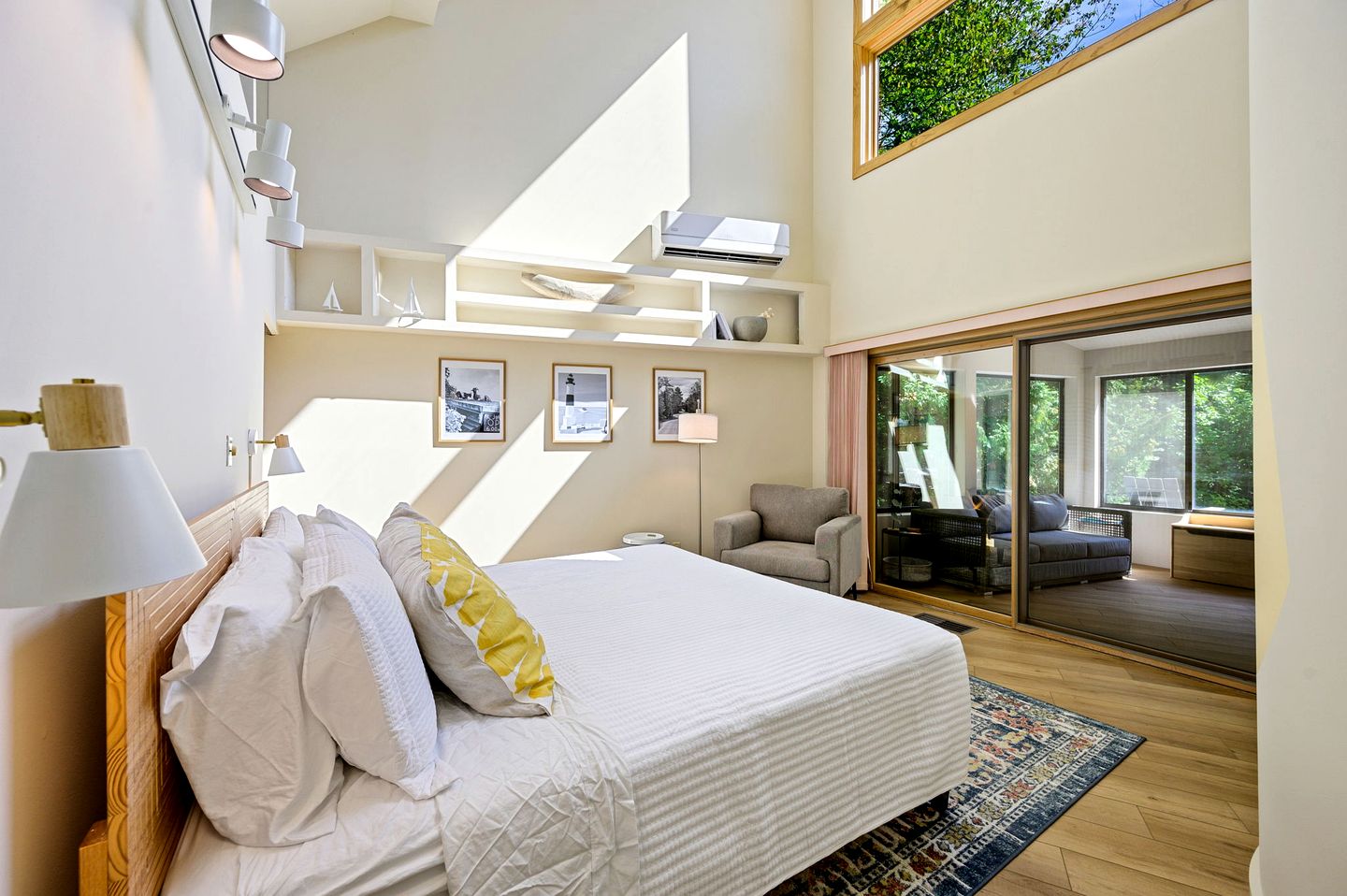 Wonderful Coast Cottage Beautifully Design in Wisconsin