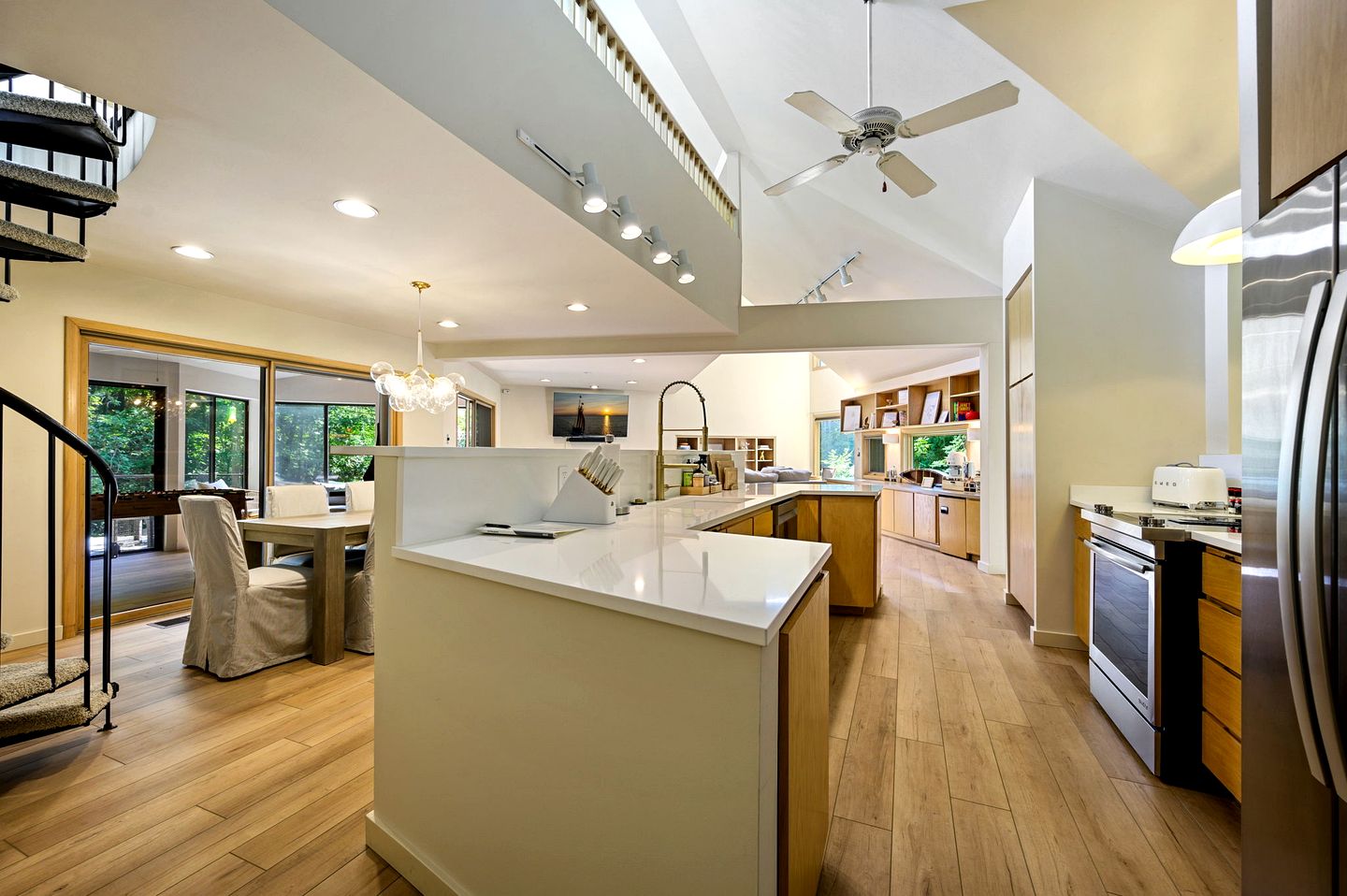 Wonderful Coast Cottage Beautifully Design in Wisconsin