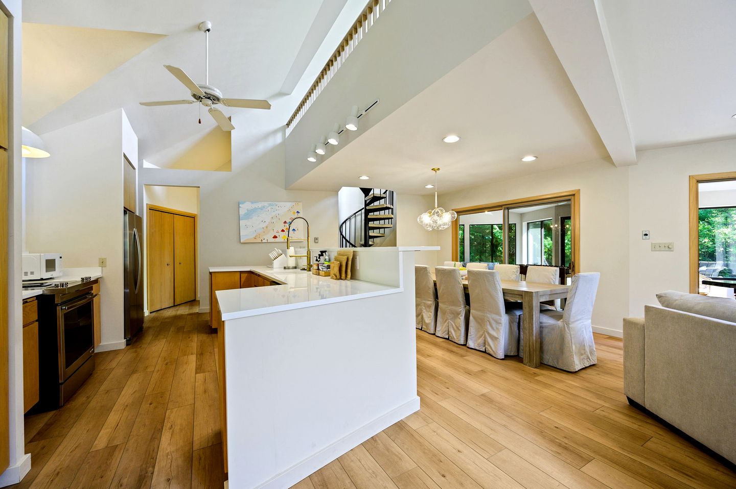 Wonderful Coast Cottage Beautifully Design in Wisconsin