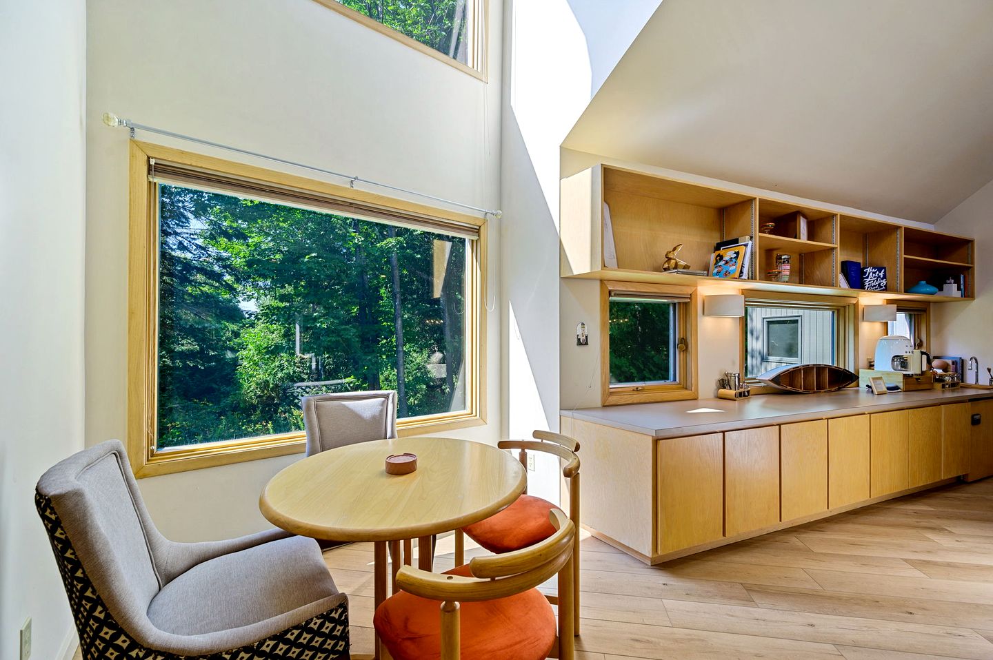 Wonderful Coast Cottage Beautifully Design in Wisconsin