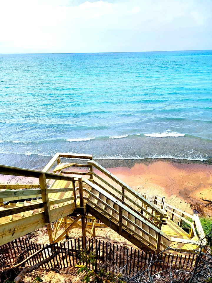 Wonderful Cottage with Lake Access and Great Views in Moran, Michigan