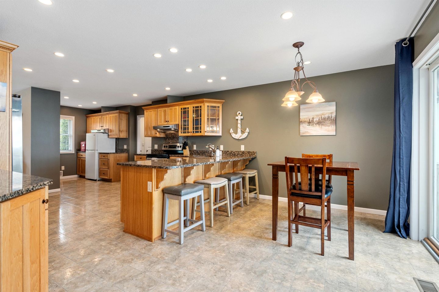 Wonderful Cottage with Lake Access and Great Views in Moran, Michigan