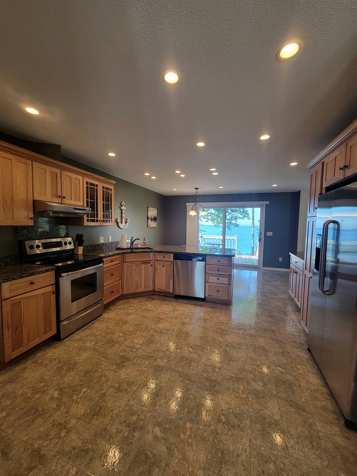 Wonderful Cottage with Lake Access and Great Views in Moran, Michigan