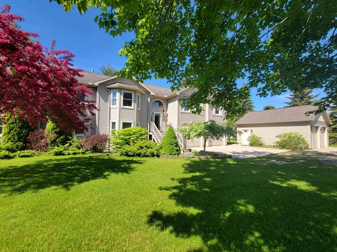 Cottages (United States of America, Moran, Michigan)