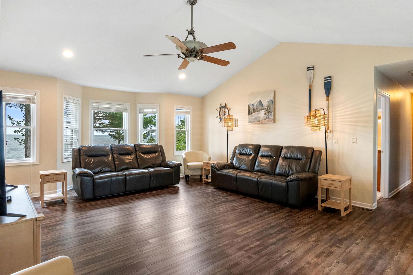 Wonderful Cottage with Lake Access and Great Views in Moran, Michigan