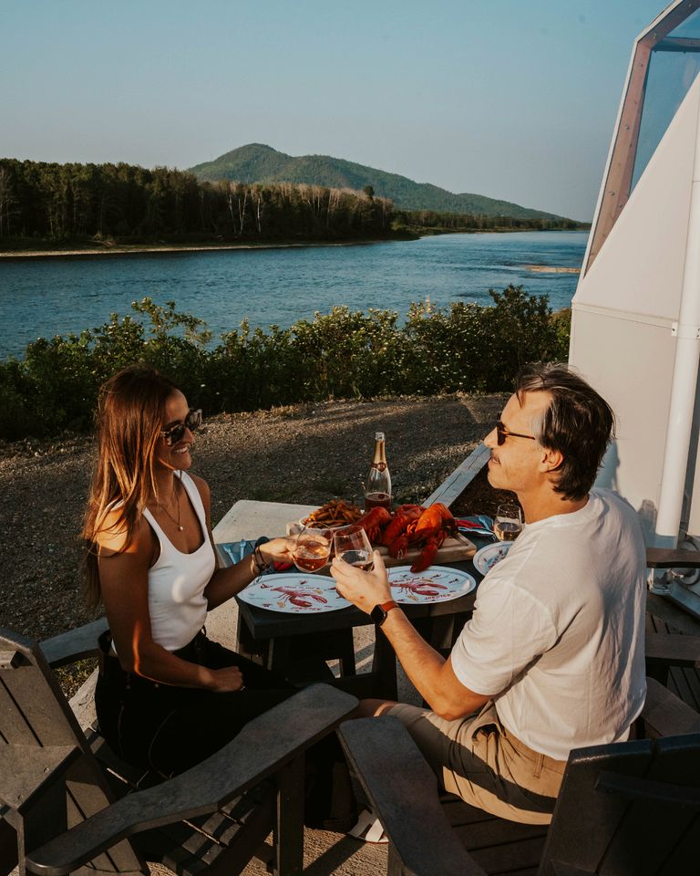 Wonderful Dome Retreat with Hot Tub for Glamping in Flatlands, New Brunswick