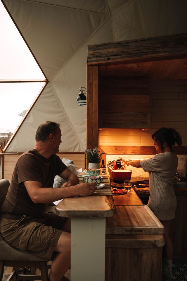 Wonderful Dome Retreat with Hot Tub for Glamping in Flatlands, New Brunswick