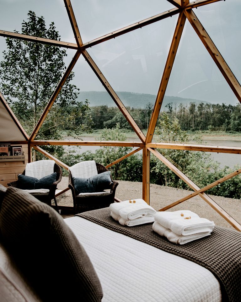 Wonderful Dome Retreat with Hot Tub for Glamping in Flatlands, New Brunswick