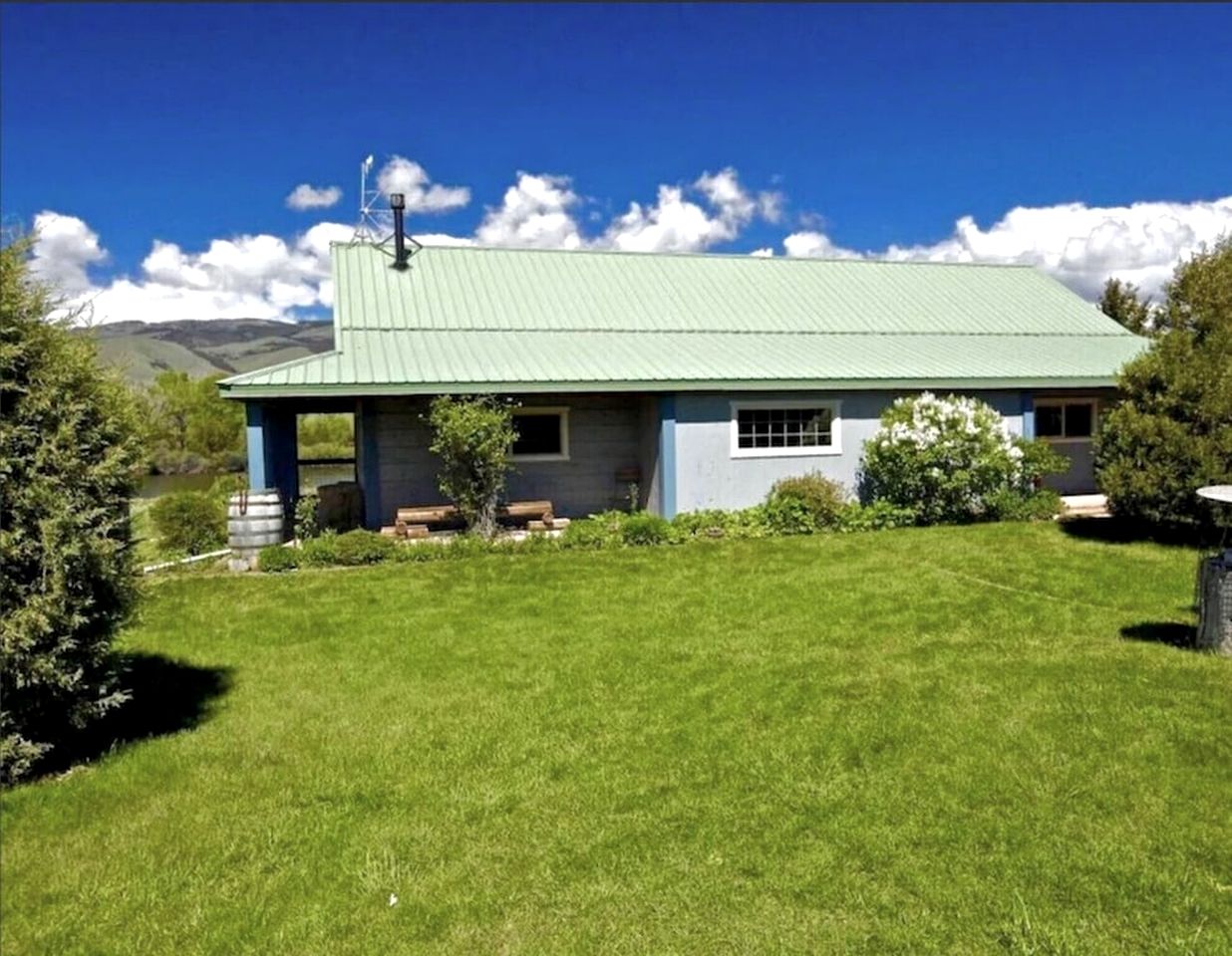 Wonderful River Cottage with Great Hiking Trails in Montana