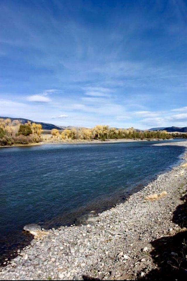 Wonderful River Cottage with Great Hiking Trails in Montana