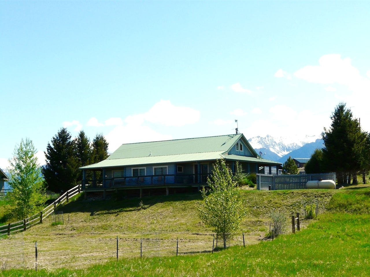 Wonderful River Cottage with Great Hiking Trails in Montana