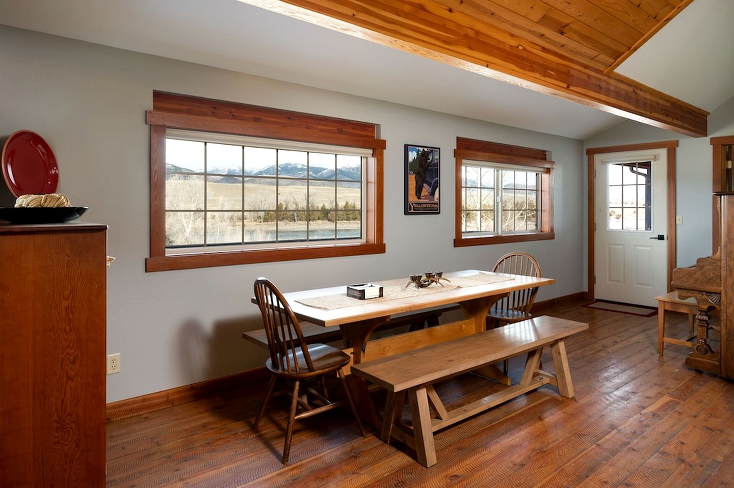 Wonderful River Cottage with Great Hiking Trails in Montana