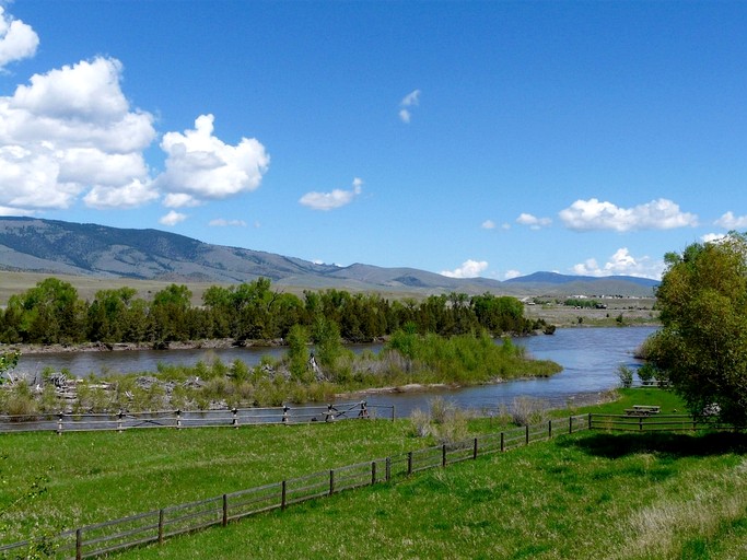 Cottages (United States of America, Pray, Montana)