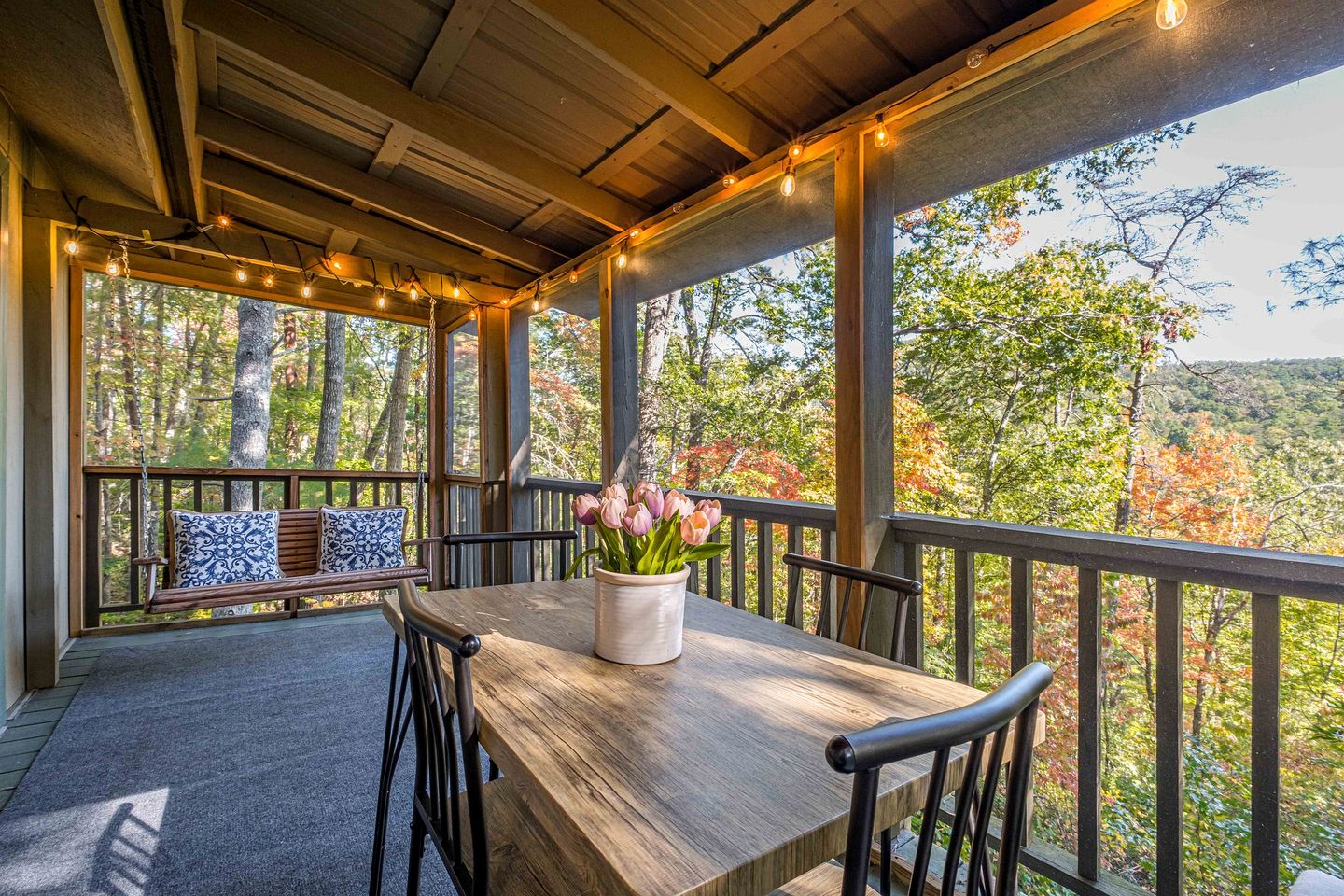 Wonderful Secluded Cabin with Barbecue in Helen, Georgia