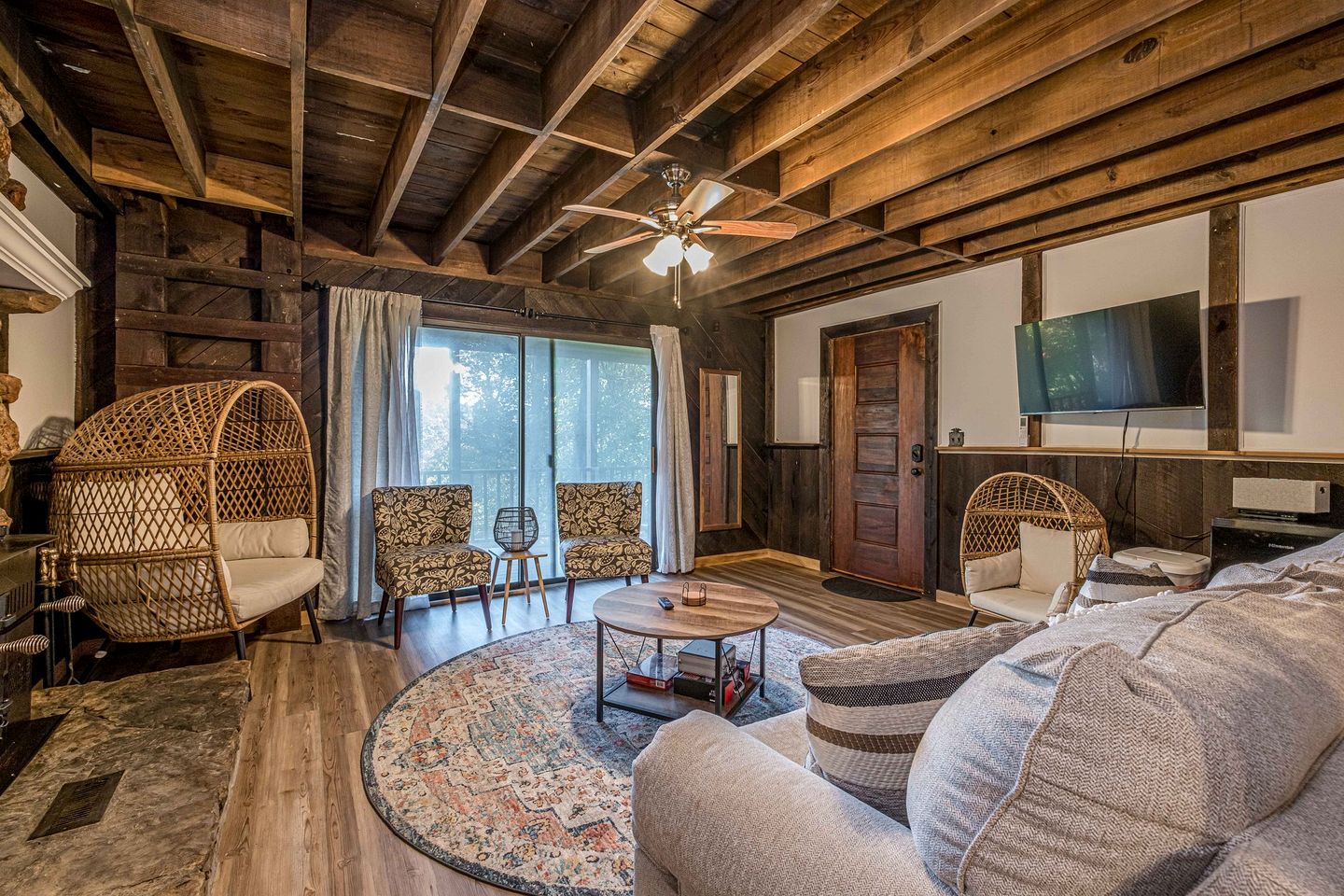 Wonderful Secluded Cabin with Barbecue in Helen, Georgia