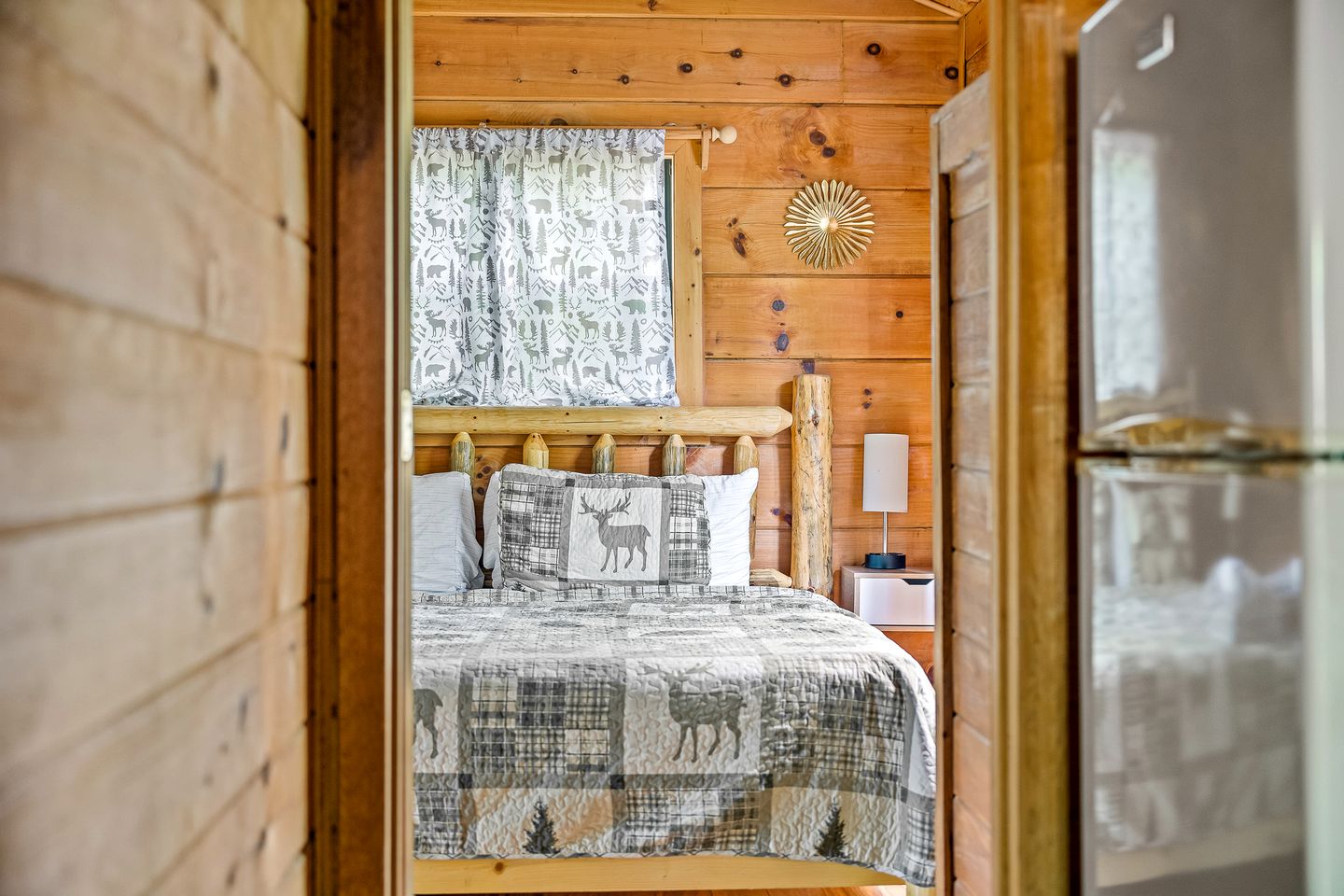 Wonderful Secluded Cabin with Hot-tub in Sevierville, Tennessee