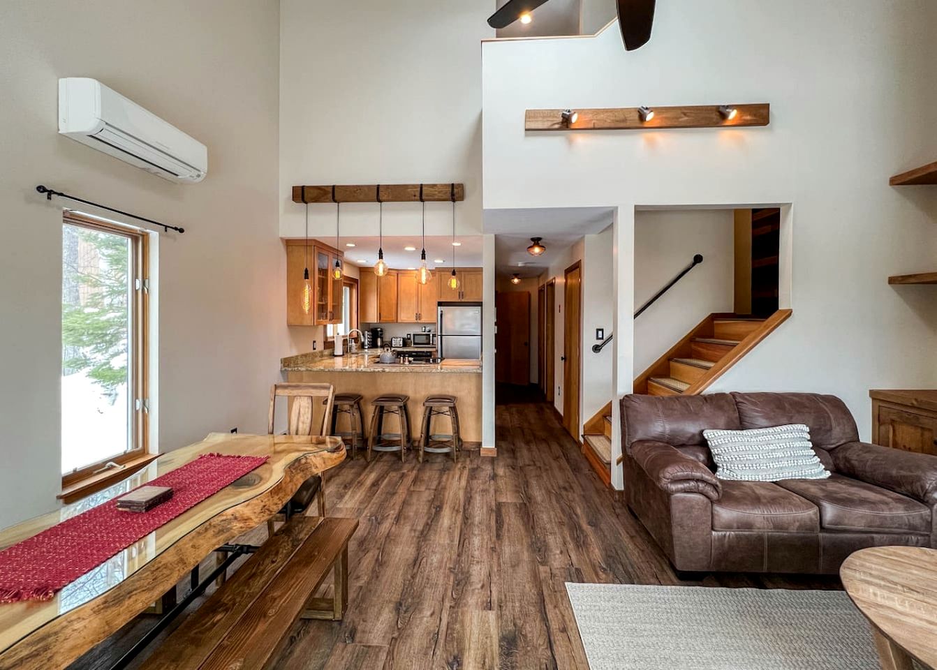 Wonderful Spacious Cabin with Serene Mountain Views in Bartlett, New Hampshire
