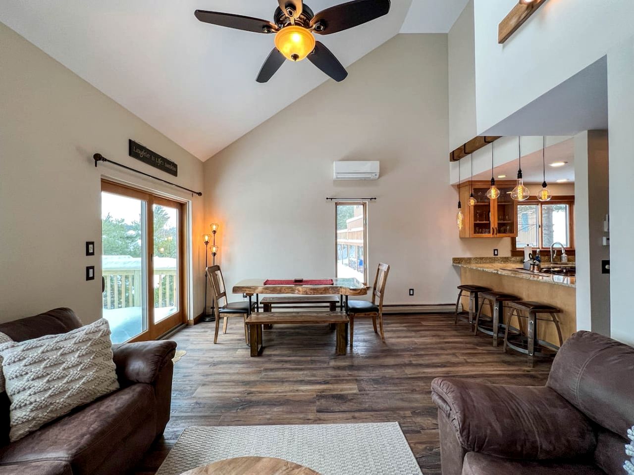 Wonderful Spacious Cabin with Serene Mountain Views in Bartlett, New Hampshire