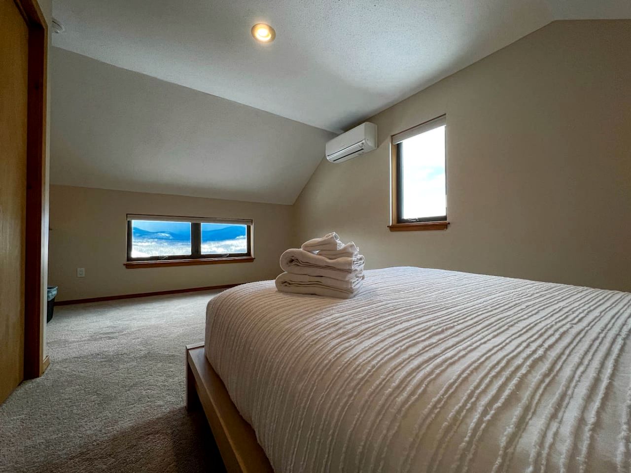 Wonderful Spacious Cabin with Serene Mountain Views in Bartlett, New Hampshire