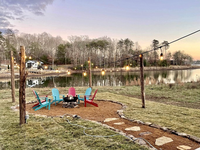 Cabins (United States of America, Tracy City, Tennessee)