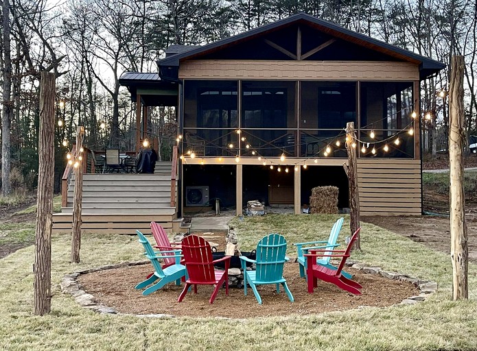 Wonderful Tiny Cabin Ideal for Small Groups in Tennessee