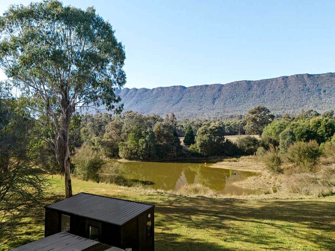 Wonderful Tiny House with Epic Views in Victoria