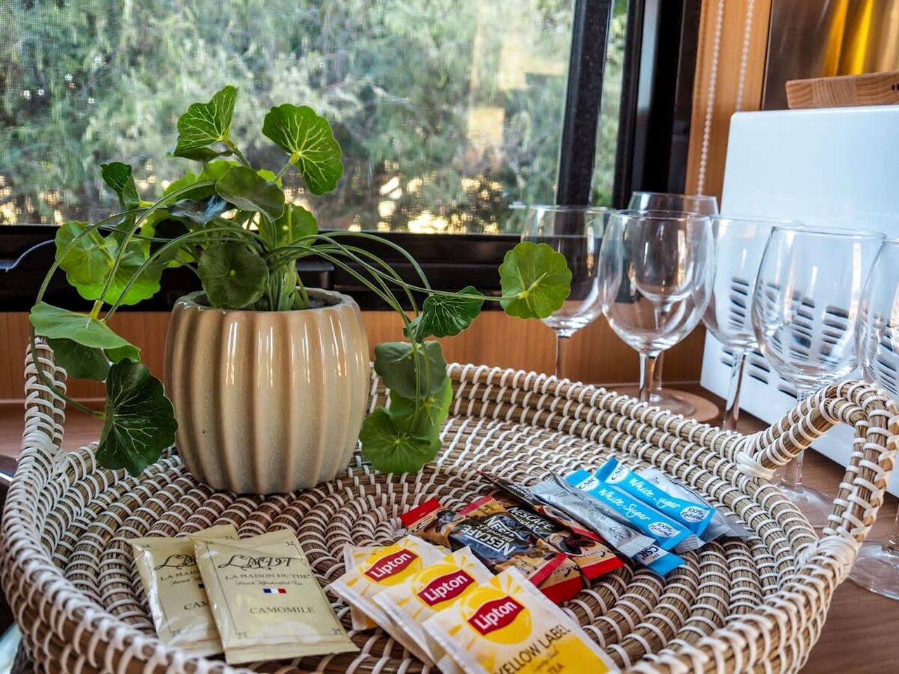 Wonderful Tiny House Farm Retreat with Views and Outdoor Firepit in New South Wales, Australia