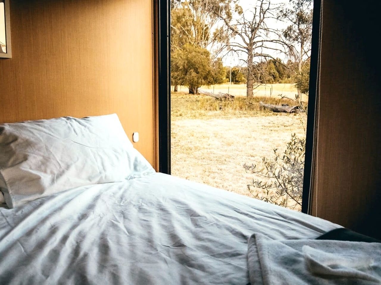 Wonderful Tiny House Farm Retreat with Views and Outdoor Firepit in New South Wales, Australia