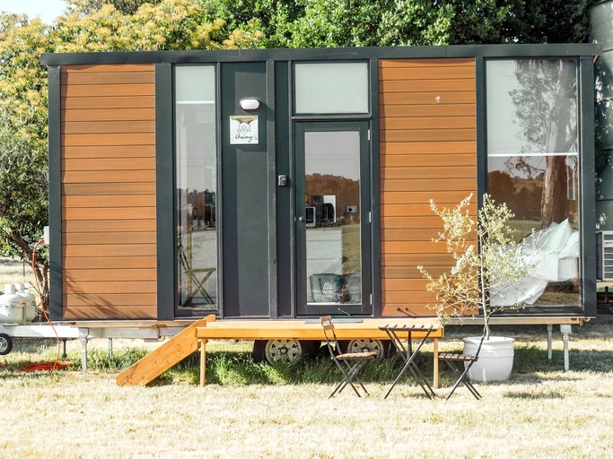 Tiny Houses (Australia, Mangoplah, New South Wales)