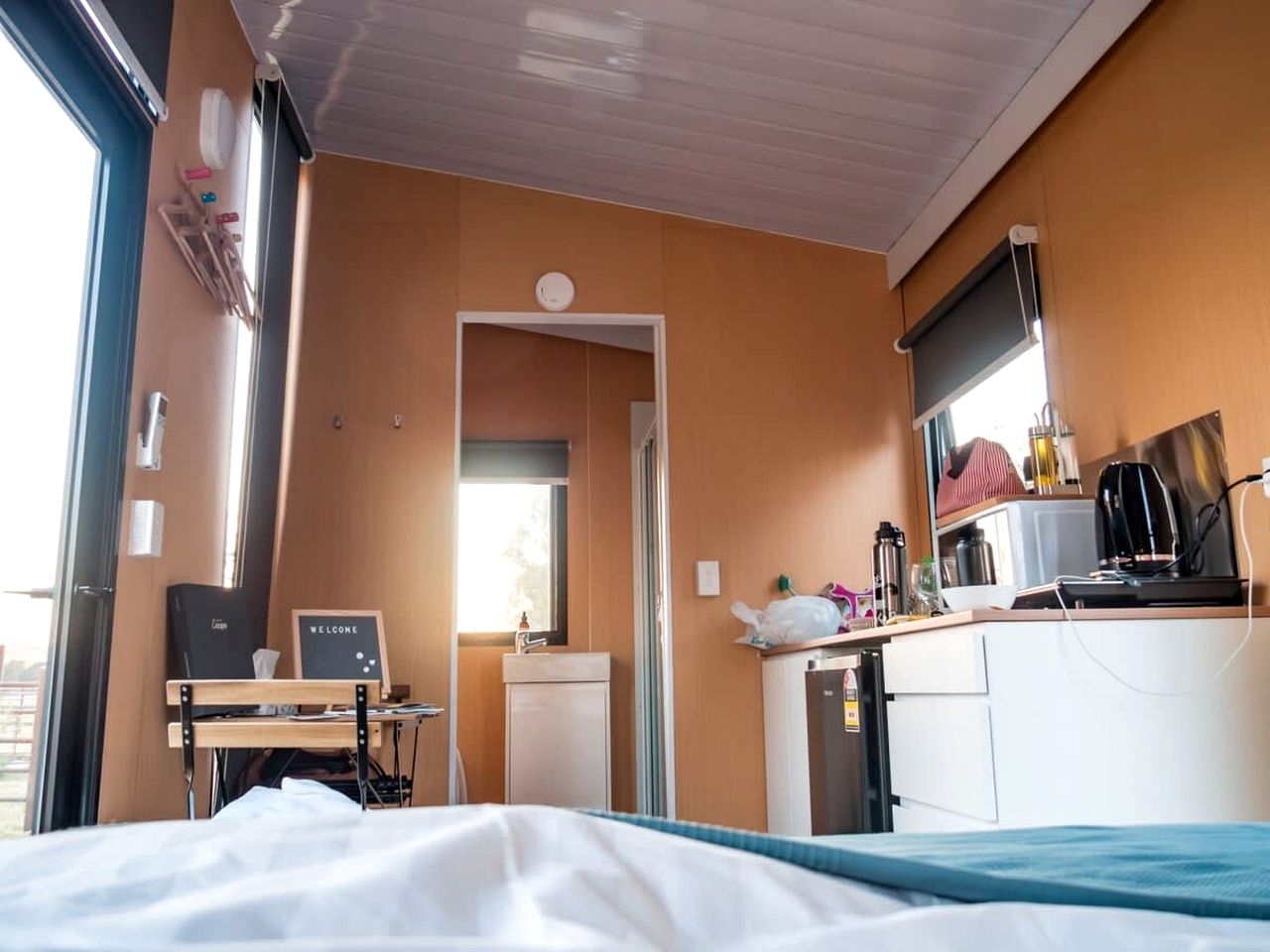 Wonderful Tiny House Farm Retreat with Views and Outdoor Firepit in New South Wales, Australia