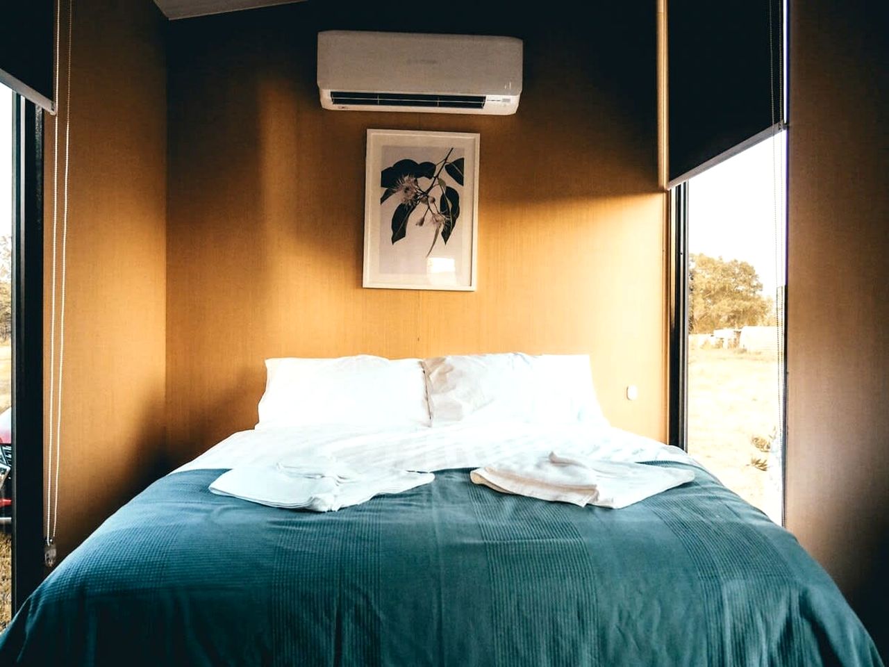 Wonderful Tiny House Farm Retreat with Views and Outdoor Firepit in New South Wales, Australia