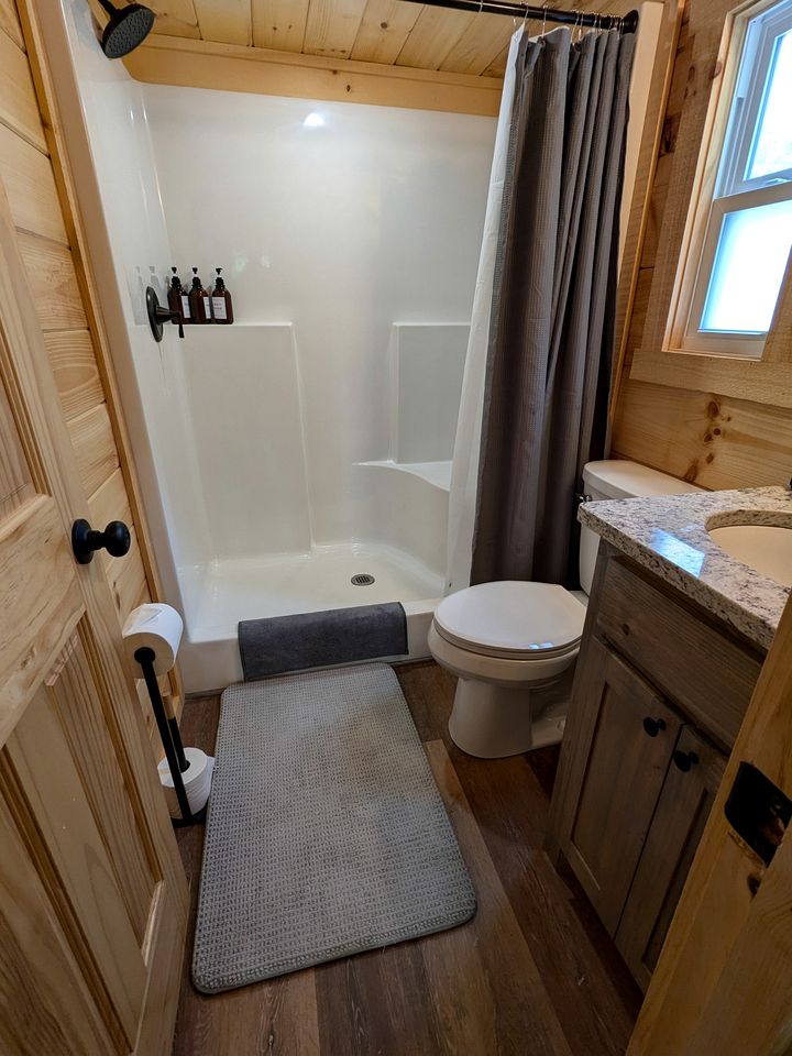 Wonderful Tiny Retreat Ideal for Couples in North Carolina