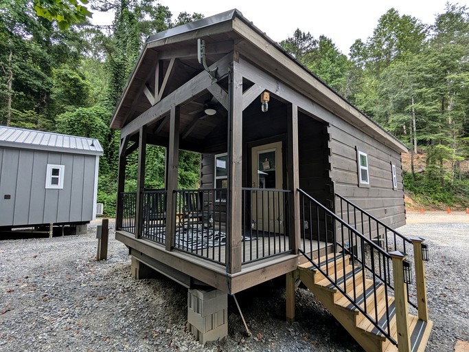 Cabins (United States of America, Bryson City, North Carolina)