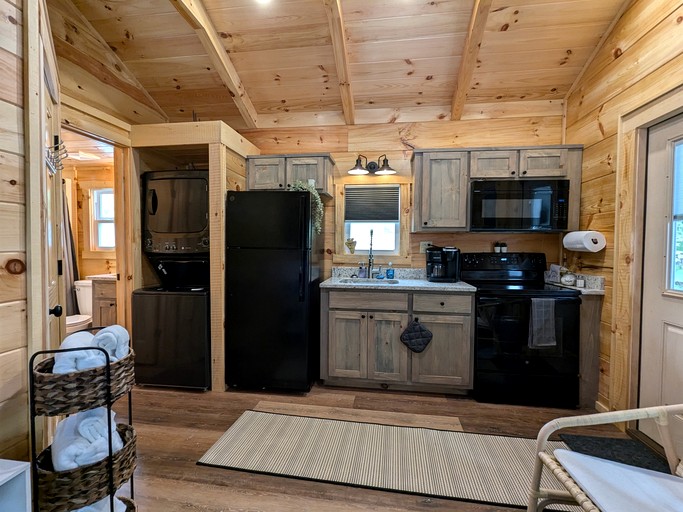 Cabins (United States of America, Bryson City, North Carolina)