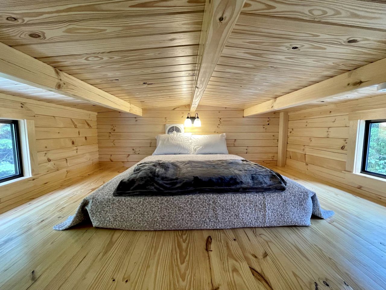 Wonderful Wooden Cabin with Barbecue and Fantastic Sights in Steuben, Maine