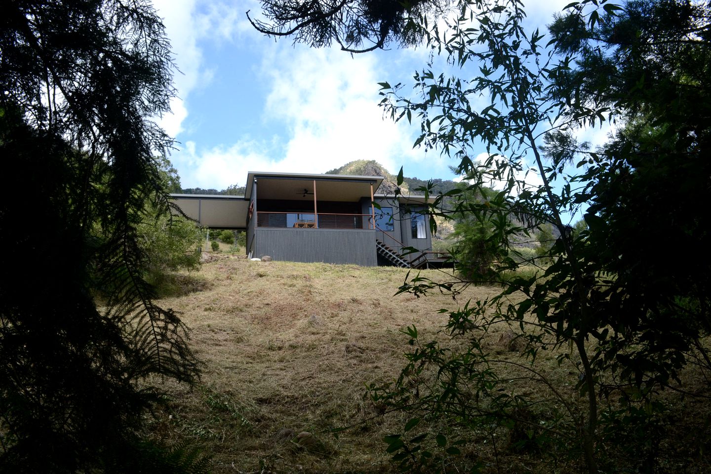 Modern Cabin with Panoramic Nature Views in Lamington, Queensland, Australia