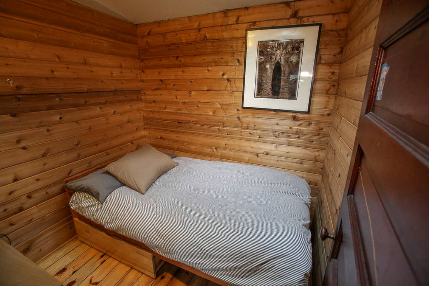 Cozy Cabin Rental with Deck Overlooking a Ravine in Grantsburg, Wisconsin