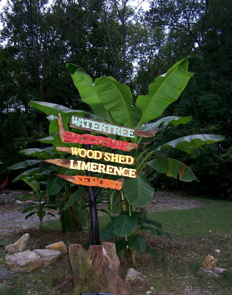 Cozy Wood Shed Tiny House Near Old Hickory Lake w/ Full Kitchen, Fire Pit & Breakfast