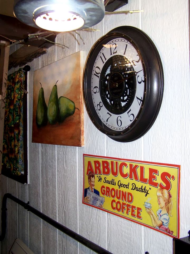 Cozy Wood Shed Tiny House Near Old Hickory Lake w/ Full Kitchen, Fire Pit & Breakfast