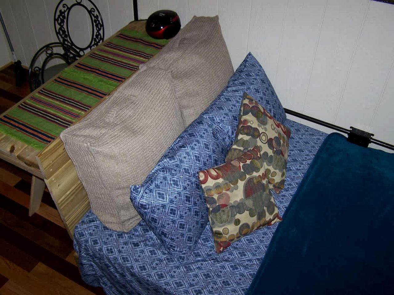 Cozy Wood Shed Tiny House Near Old Hickory Lake w/ Full Kitchen, Fire Pit & Breakfast