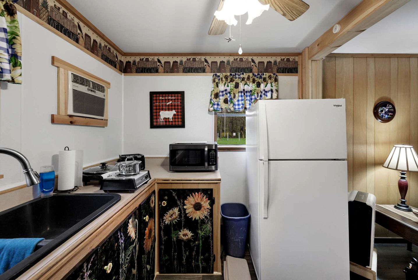 Serene Riverfront Cabin Haven near South Branch Potomac River in West Virginia