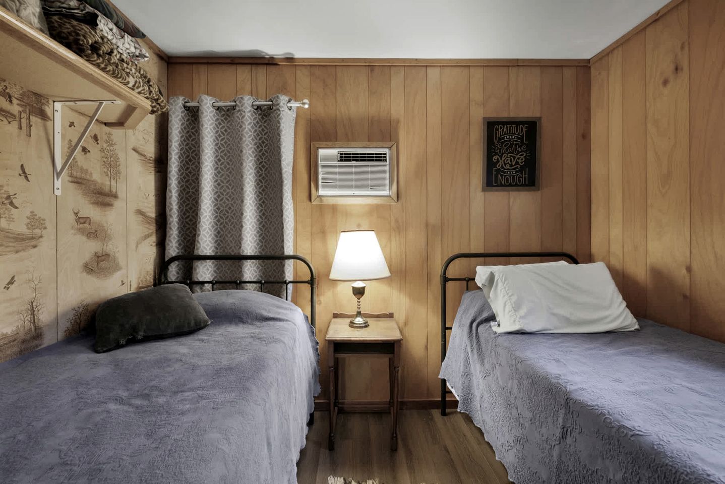 Serene Riverfront Cabin Haven near South Branch Potomac River in West Virginia