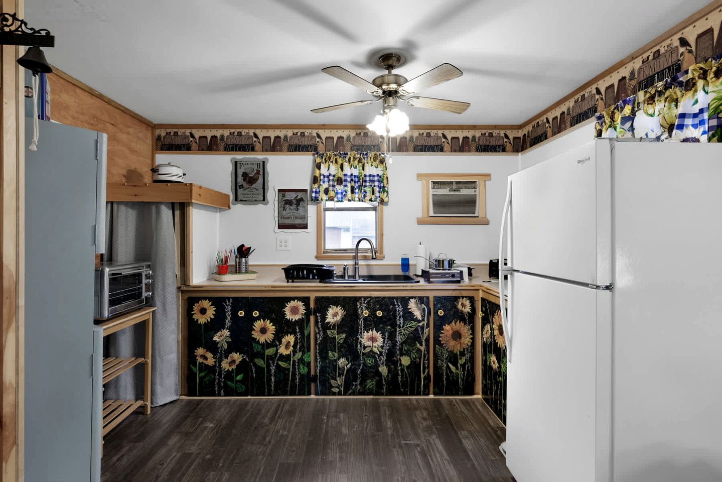 Serene Riverfront Cabin Haven near South Branch Potomac River in West Virginia