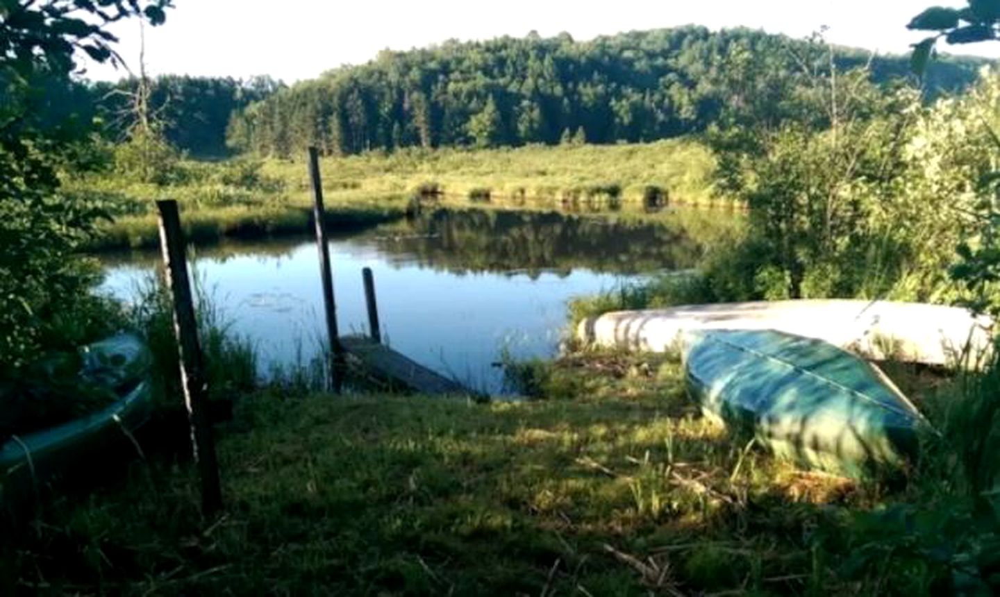 Gorgeous Rustic Rental with a Hot Tub near Woodbury, Vermont