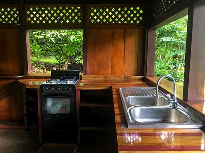 Cabins (Golfito, Puntarenas, Costa Rica)