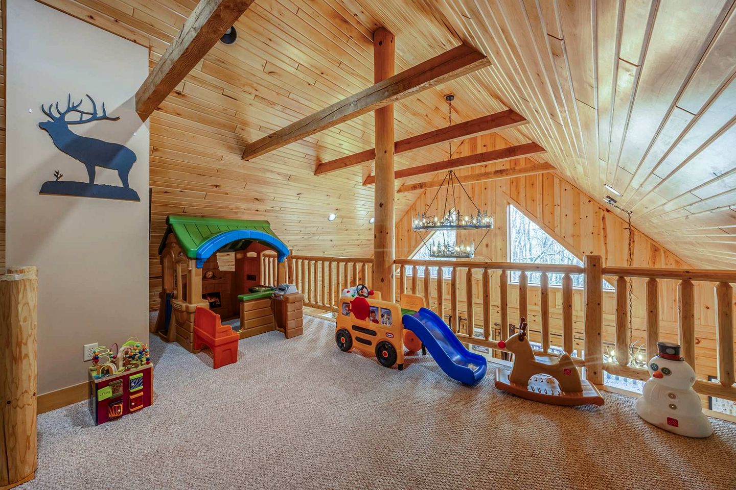 Majestic Mountain Cabin Retreat near Deep Creek Lake in Maryland