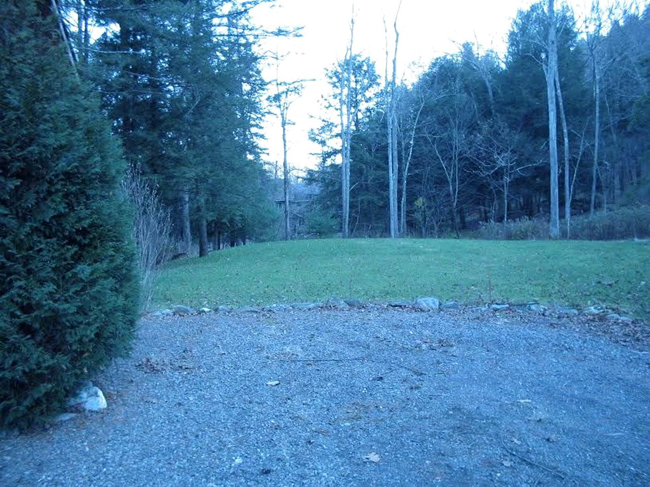 Cozy Log Cabin on the Banks of the Green River in The Berkshires, New York